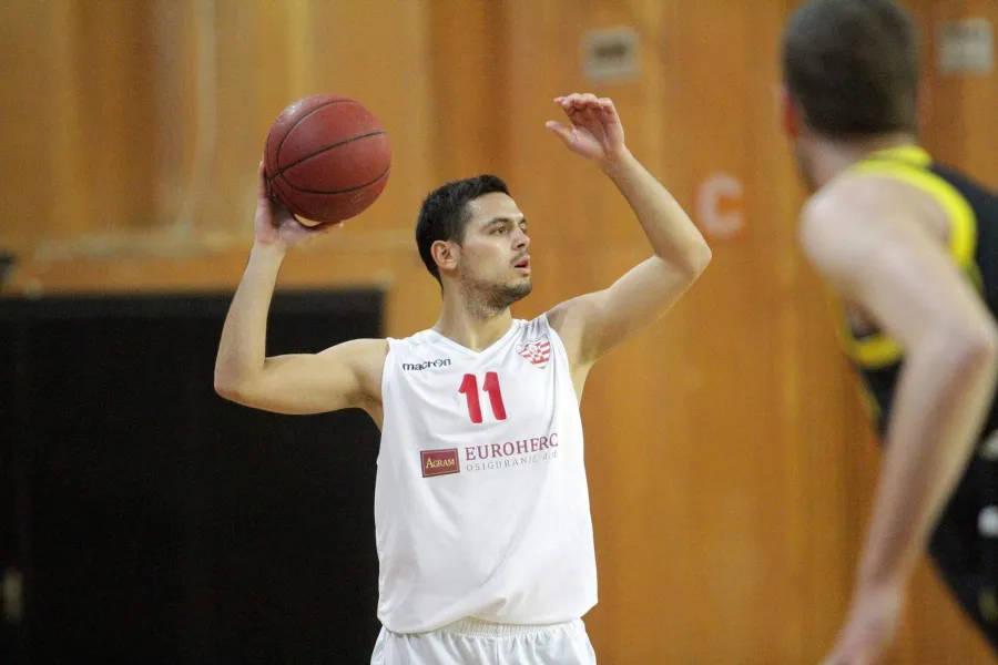 Toni Mustapić